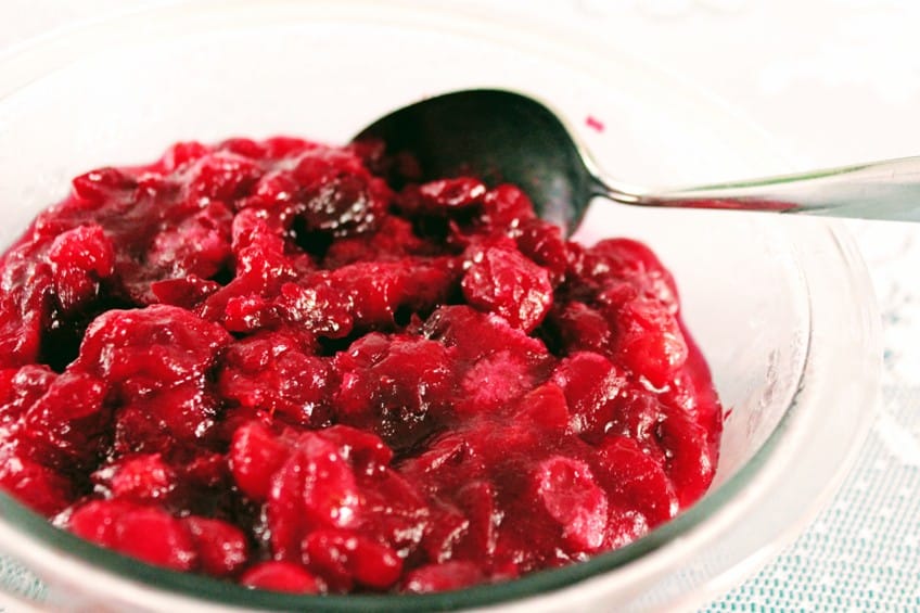 keto cranberry sauce in glass bowl