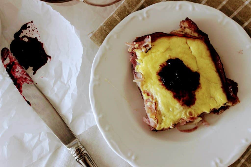 Keto Monte Cristo Breakfast Casserole is a breakfast casserole version of the famous Monte Cristo sandwich. You won’t regret trying this low carb Monte Cristo casserole with layers of yummy ham, provolone cheese, and raspberry jam! Keenforketo.com| ketogenic Monte Cristo Casserole | keto brunch casserole | gluten free Monte Cristo breakfast casserole | keto recipe