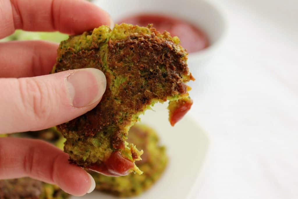 2 net carbs per serving! Keto Broccoli Nuggets (or keto broccoli tots) are a kid-friendly keto meal that please adults and kids alike! You’ll love these cheesy broccoli nuggets! Keen for Keto | keto lunch | keto nuggets | vegetarian keto | keto recipes