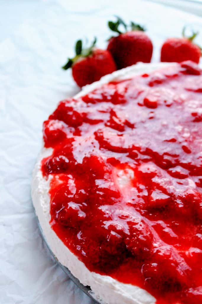 Keto No Bake Cheesecake With Strawberry Topping